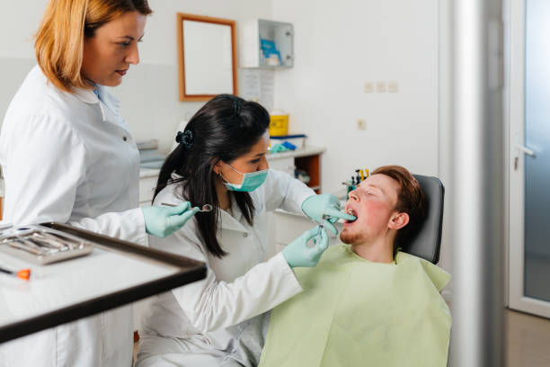 Best Orthodontic Emergency Dentist in Ferndale, MI
